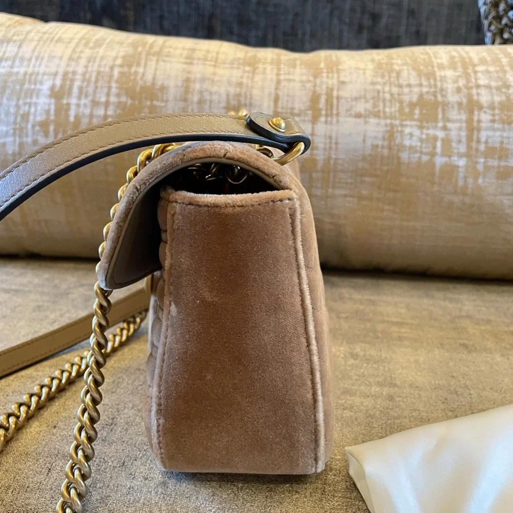 Gucci marmont small Gg matelasse shoulder bag. - Picture 6 of 15